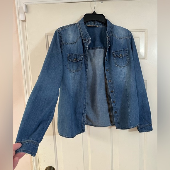 Highway Jeans Denim Shirt. Large. Very Clean. Smoke Free. Excellent Condition. - Picture 10 of 11